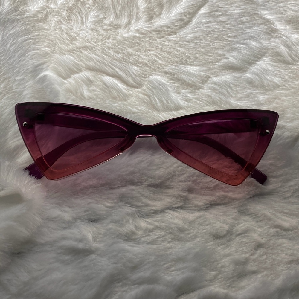 Chic Cat-Eye Sunglasses